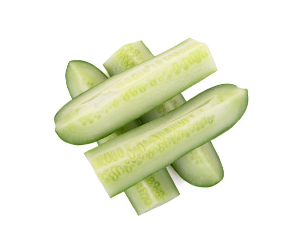 黄瓜片隔离在白色上图片下载