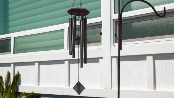 花园的钟声，户外的风铃。悬挂式家居装饰图片下载