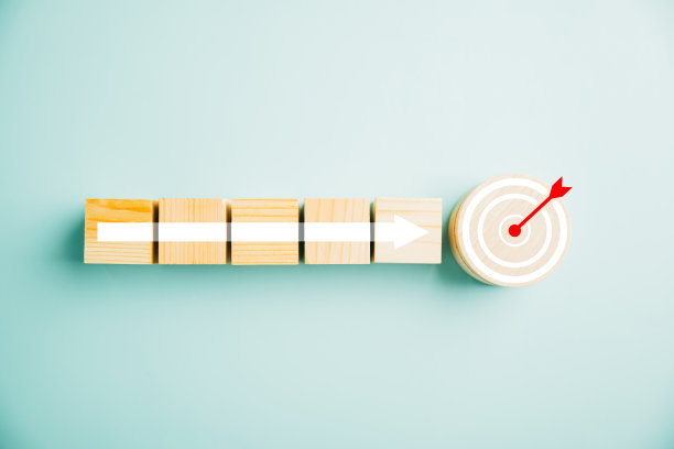 上面有目标图标的木块图片下载