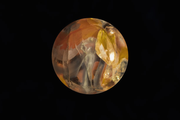 打磨过的圆石珠图片下载