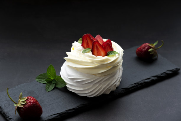 奶油蛋白甜饼甜点图片下载