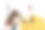 迷人的肖像:一个专业的女摄影师在工作室图片下载