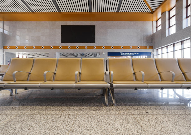 候车大厅里的扶手椅图片下载