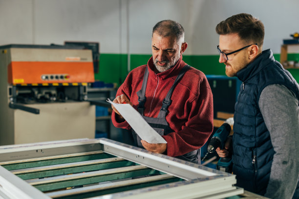 PVC工人图片下载