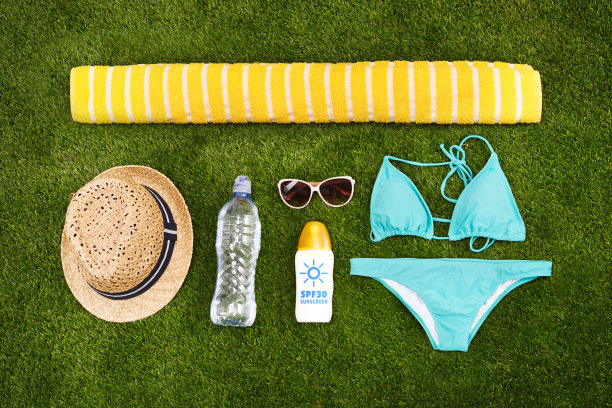 最适合去海滩的女人了图片下载