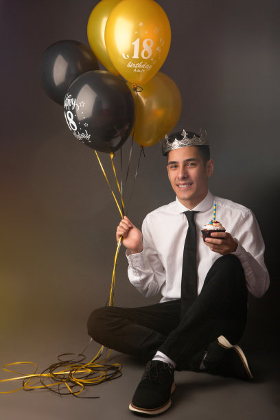 18岁生日快乐画像图片下载