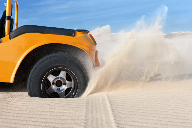 困在沙滩图片下载