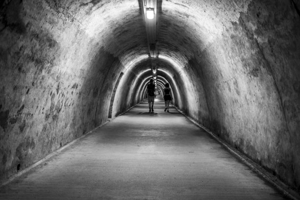 废弃的隧道图片下载