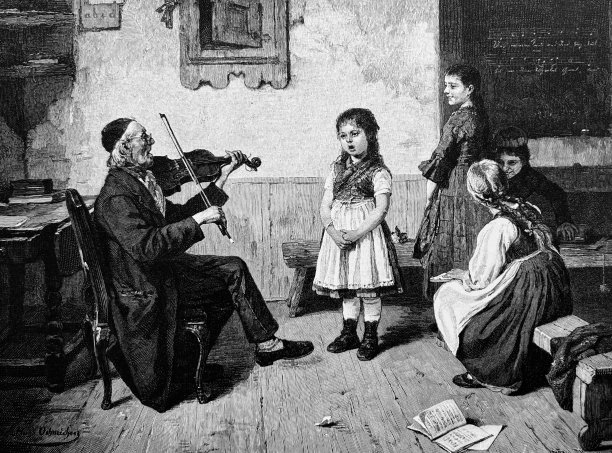 和老老师一起上歌唱课图片下载