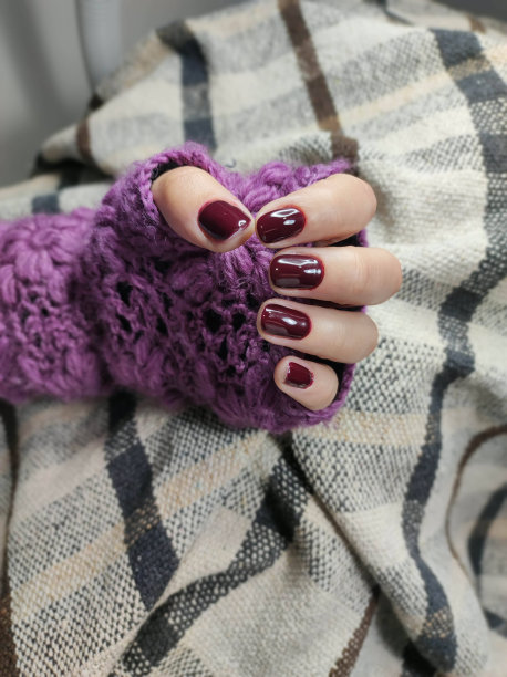 栗色美甲图片下载