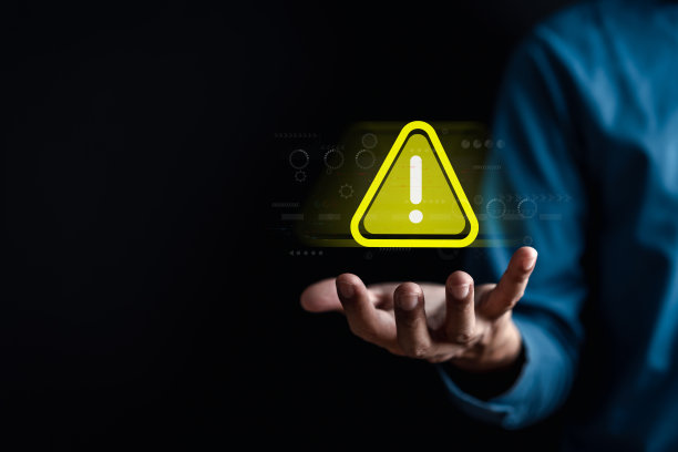 系统警告错误弹出和维护显示。对在线网络错误系统的网络攻击。网络安全漏洞、数据泄露、非法连接、信息泄露。图片下载