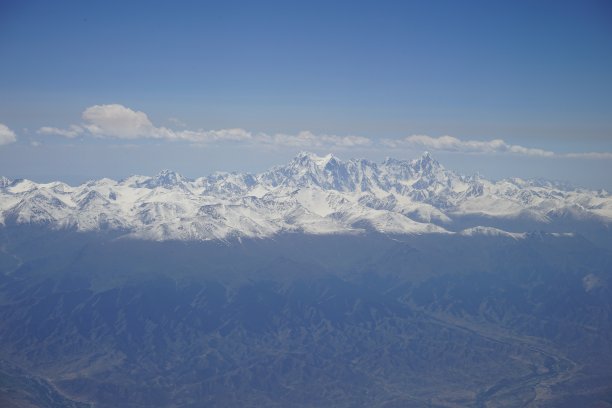 博格达峰图片下载