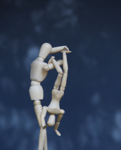 木制的木偶图片下载