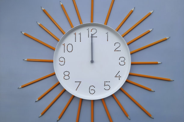 12点钟。中午。学习时间。回到学校。太阳时钟。图片下载