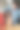 年轻人在车库里教他的小女儿如何修理自行车的轮子图片下载
