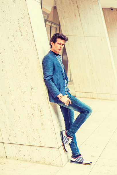 男士都市休闲时尚。图片下载