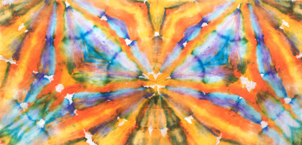 彩色艺术扎染旗帜纺织品。美丽鲜艳的扎染布画。有质感的彩色扎染时尚图片下载