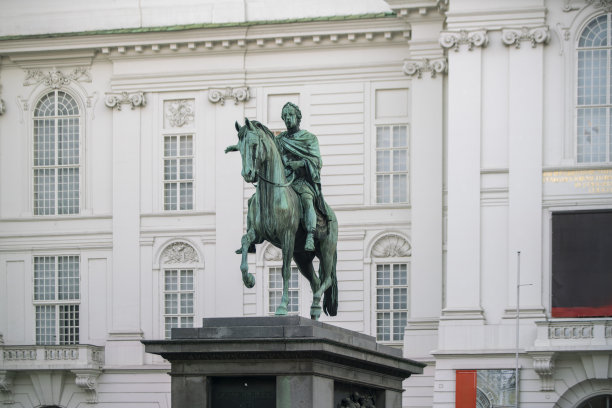 皇帝约瑟夫二世雕像，奥地利国家图书馆，维也纳图片下载