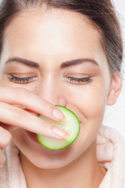 年轻女子的美丽肖像图片下载