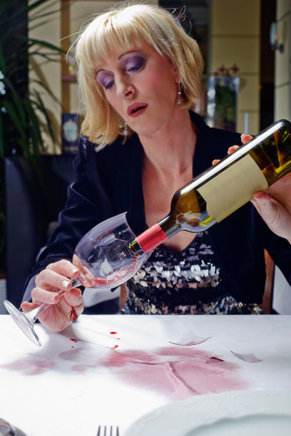 在餐厅喝图片下载