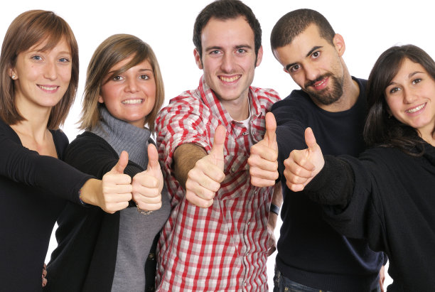 一群年轻的商业人士竖起大拇指图片下载