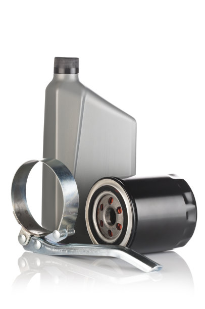 电机油瓶、滤清器扳手和滤清器上隔离上白图片下载