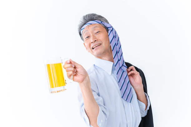 年老的商人喝得太醉了图片下载