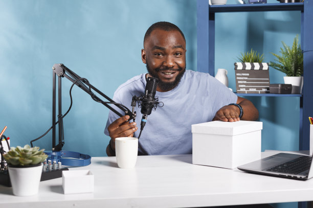 微笑的博主宣布赠品图片下载