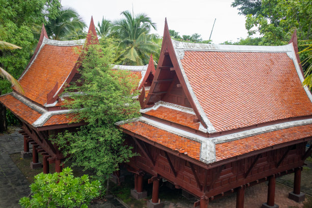 传统的泰国房屋与自然环境的泰国旧日。图片下载