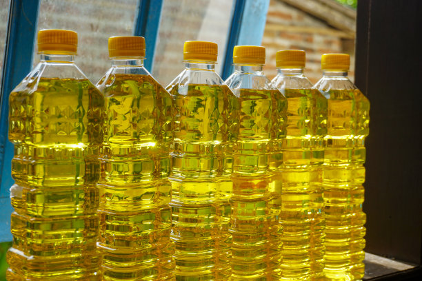 桶装食用油的库存照片图片下载