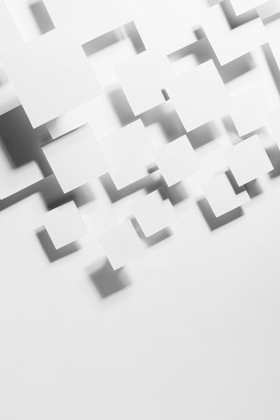 白色抽象背景-飞行菱形在明亮的光与软对比灰色阴影作为边界，复制空间，顶部视图的几何图案。简单的最小背景广告，设计。图片下载