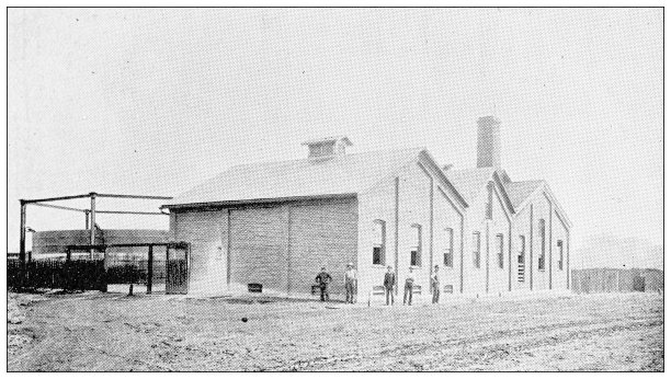 来自堪萨斯州劳伦斯的古董照片，1898年:燃气厂图片下载