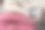 摇粒剃须刀。剃衣服的装置。防长毛绒织物剃须刀。电动便携式羊毛衫毛球除绒机，用于去除粉色腈纶或羊毛羊毛衫上的毛球。电动装置对织物进行剃须后的清洁并收集绒毛图片下载