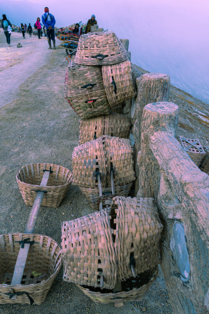 一堆编织的竹篮图片下载