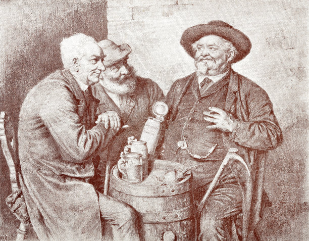 三个来自慕尼黑的男人坐在Hofbräuhaus的酒桶桌旁，手里拿着大啤酒杯图片下载