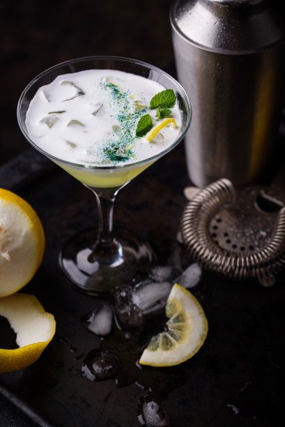 柠檬和薄荷鸡尾酒或无酒精鸡尾酒图片下载