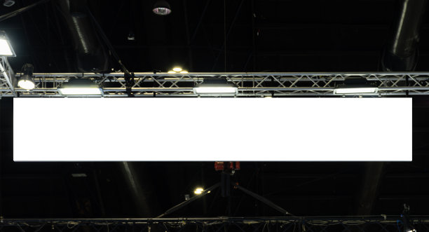 悬挂白色室内广告牌与剪辑路径模拟图片下载