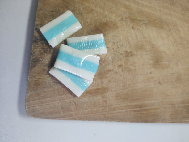 薄荷糖，白色和蓝色图片下载