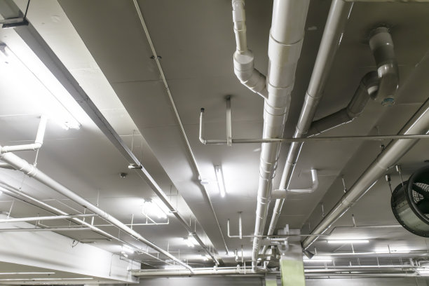 空调系统，白色系统管道图片下载