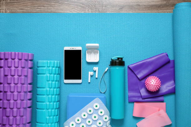 健身或瑜伽背景。家庭训练设备。前视图。平的。knol图片下载