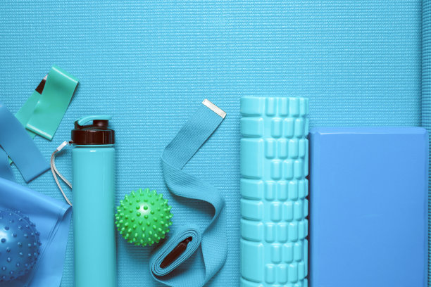 健身或瑜伽背景。家庭训练设备。前视图。平的。knol图片下载