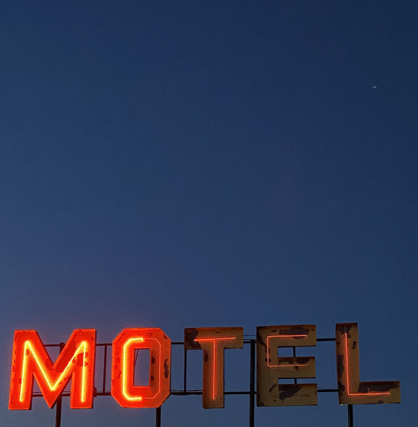 汽车旅馆霓虹灯招牌图片下载