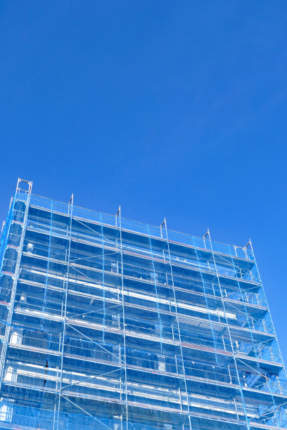 公寓装修时的脚手架和安全网图片下载