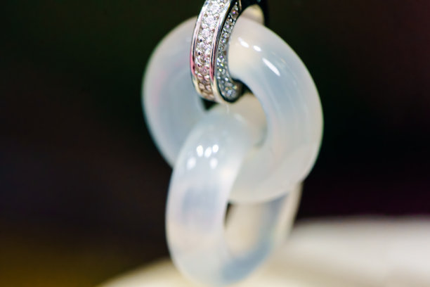 玉吊坠图片下载