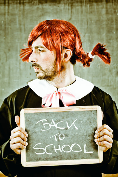 Crossdressed小学生。照片在学校图片下载