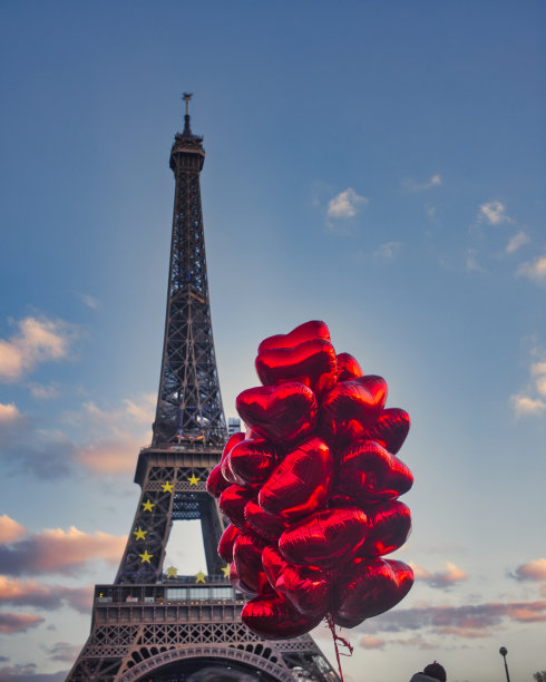 巴黎美景:埃菲尔铁塔，法国巴黎图片下载