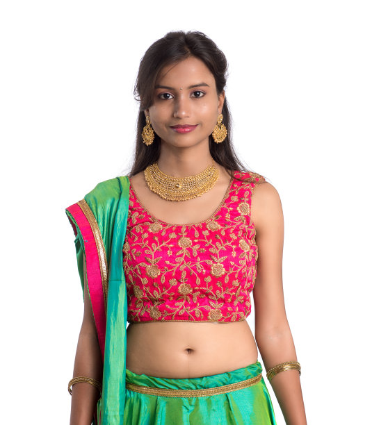 美丽的印度传统女孩在白色背景上摆姿势。图片下载