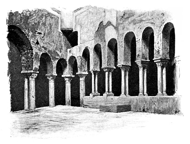 桑蒂西马修道院Trinità或最神圣的三位一体修道院图片下载