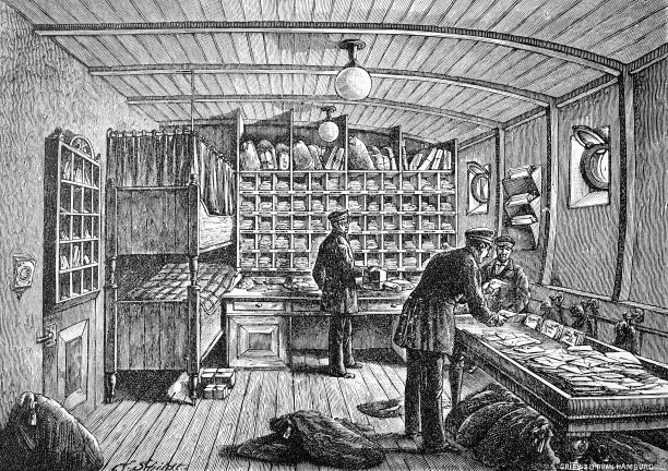 在邮局分拣信件图片下载