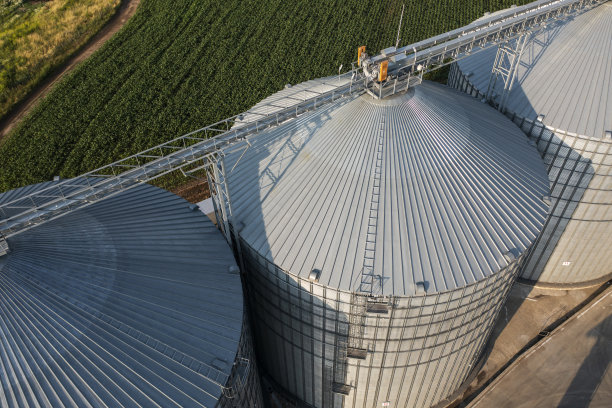 粮食仓鸟瞰图。图片下载